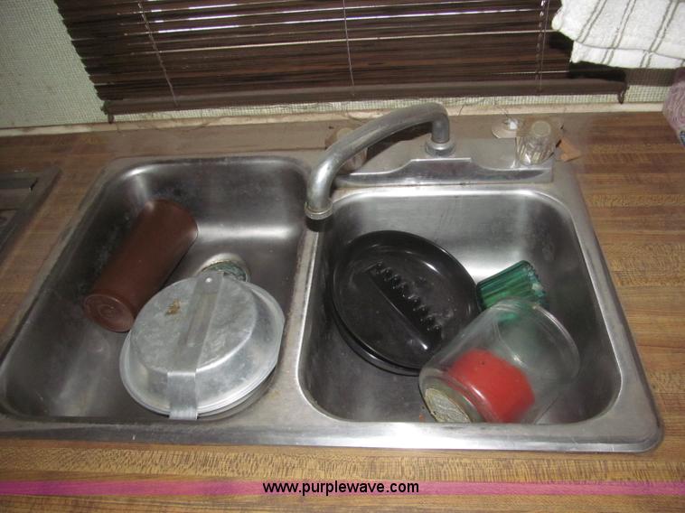 image for item F7222 1977 Coachman Cadet camper