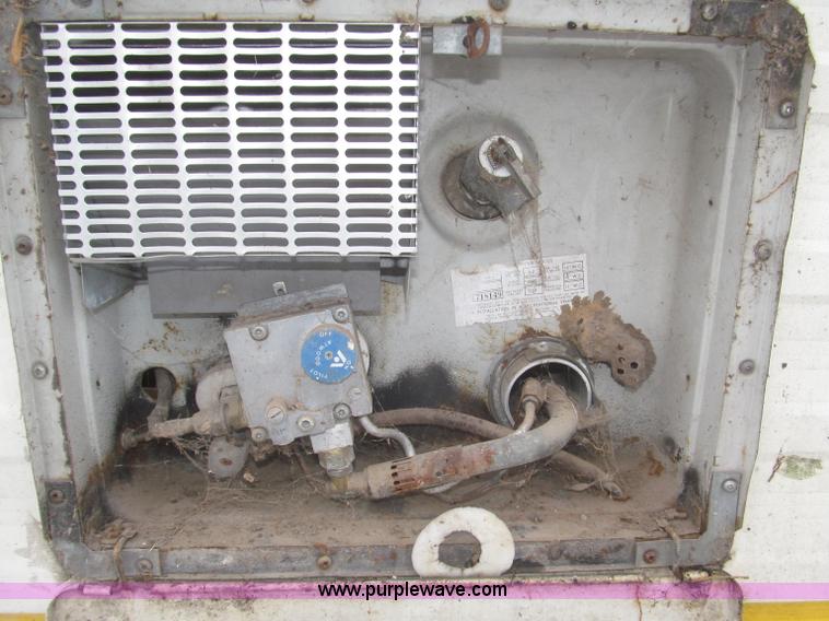 image for item F7222 1977 Coachman Cadet camper