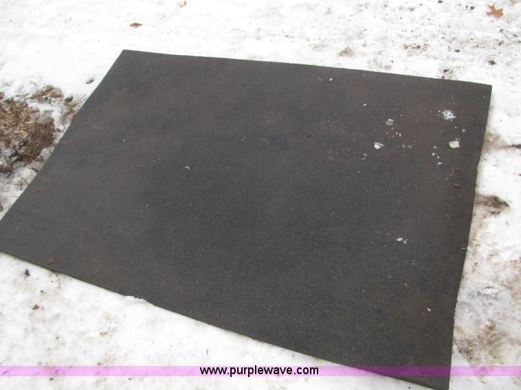 image for item F7223 1977 Flying L two horse tandem axle stock trailer