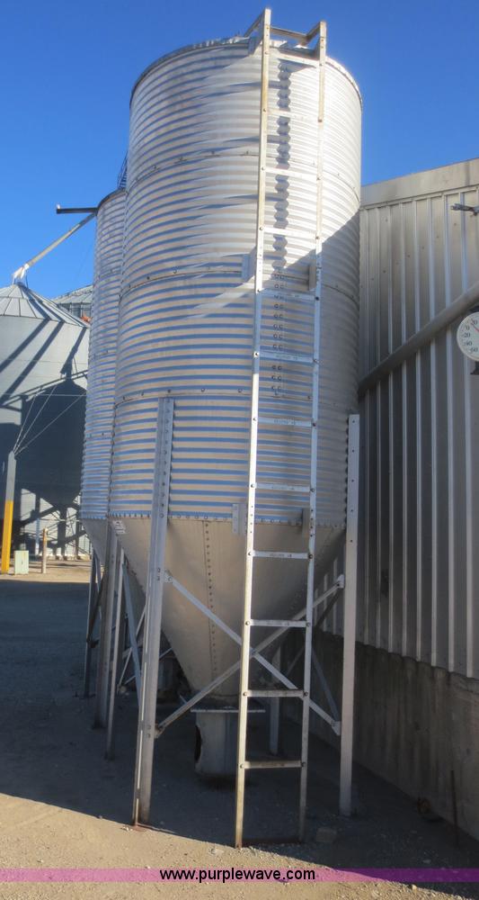image for item F8138 (2) 6' diameter grain bins