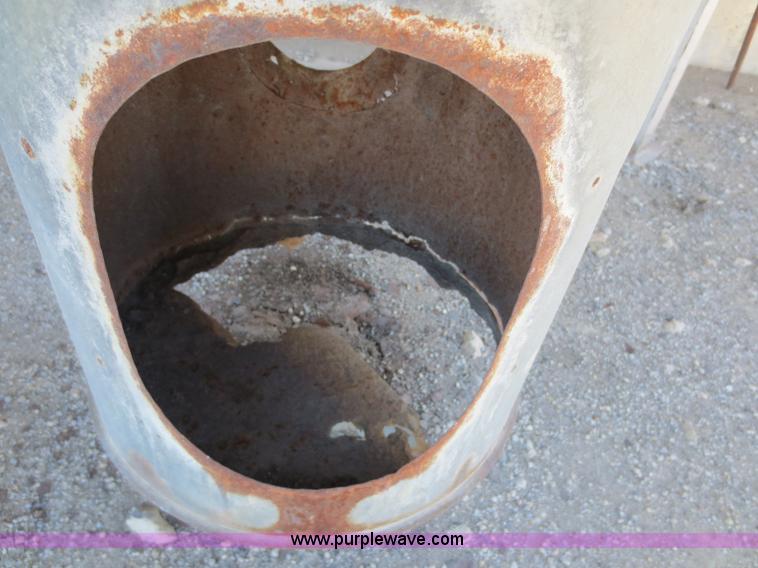 image for item F8138 (2) 6' diameter grain bins