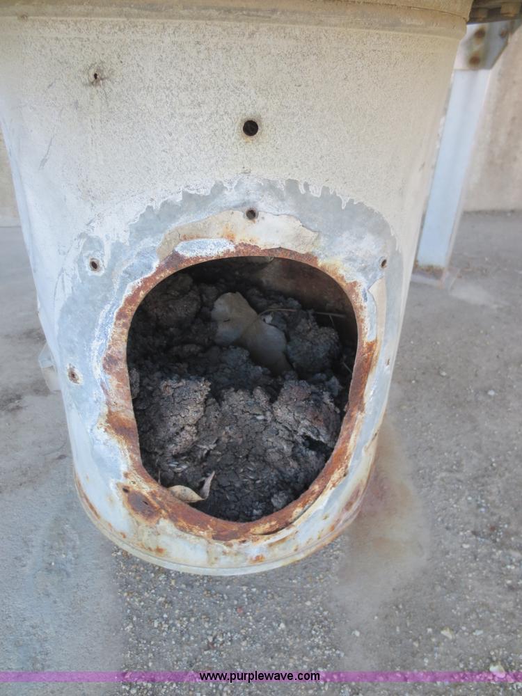 image for item F8138 (2) 6' diameter grain bins