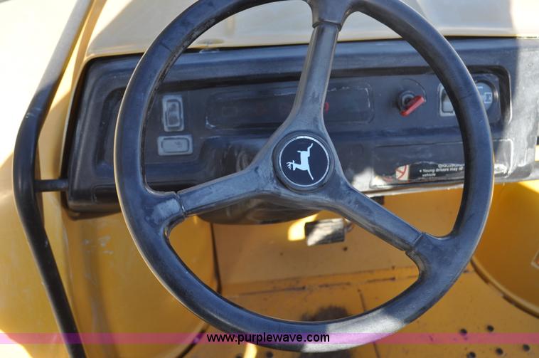 image for item G6370 2000 John Deere Worksite Gator utility vehicle