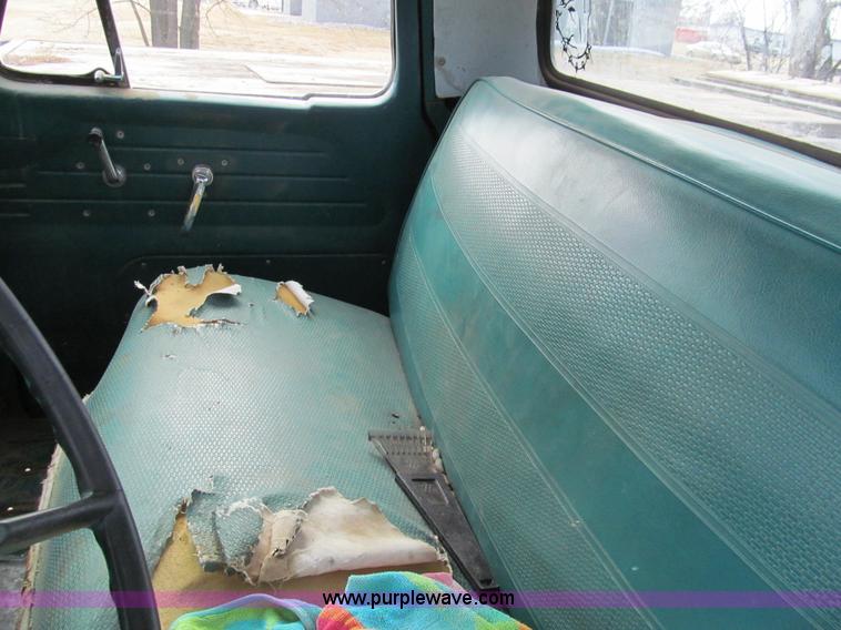 image for item G9641 1965 Ford F100 pickup truck