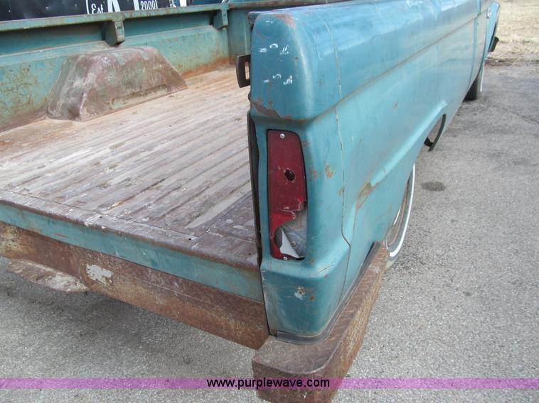 image for item G9641 1965 Ford F100 pickup truck