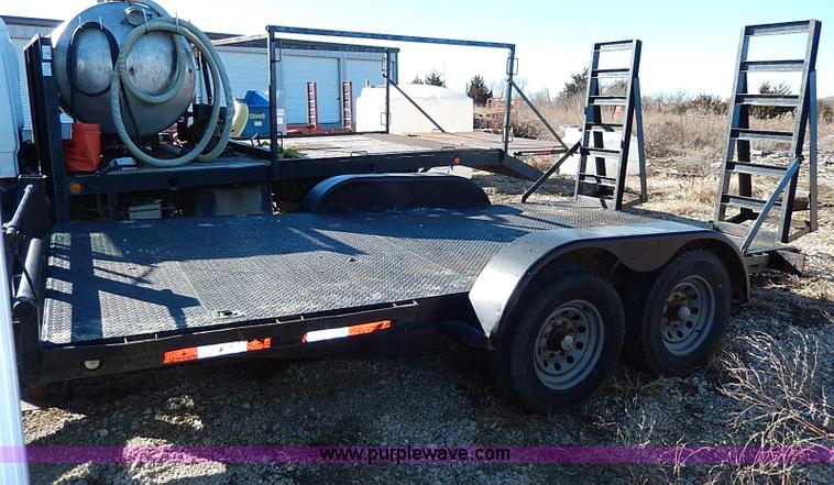 image for item H1259 2001 tandem axle trailer