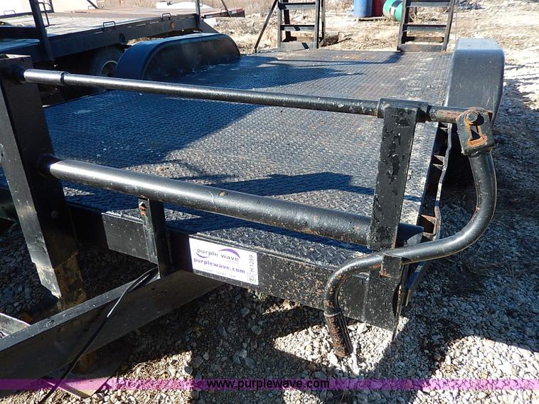 image for item H1259 2001 tandem axle trailer