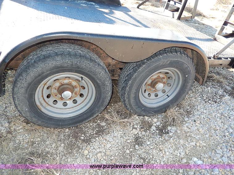 image for item H1259 2001 tandem axle trailer