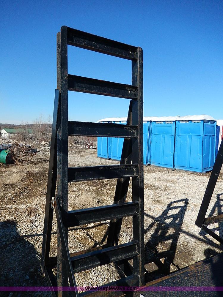 image for item H1259 2001 tandem axle trailer