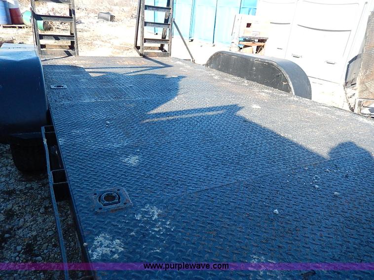 image for item H1259 2001 tandem axle trailer