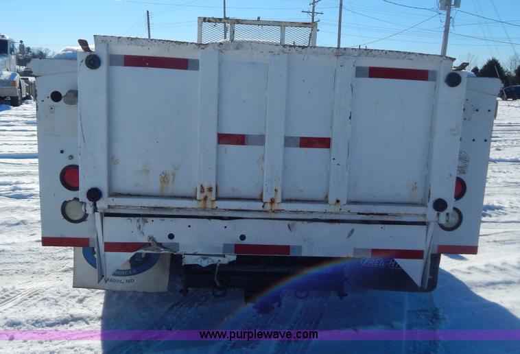 image for item H3910 2001 Ford F350 Super Duty utility truck