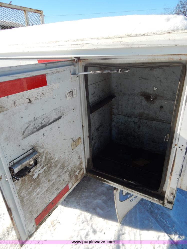 image for item H3910 2001 Ford F350 Super Duty utility truck