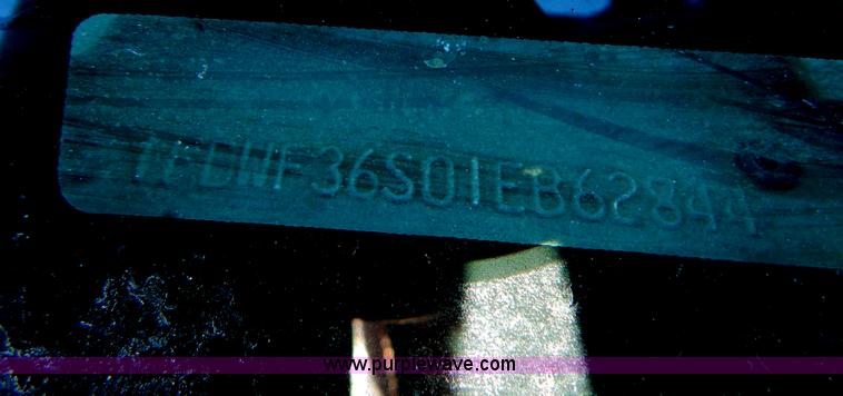 image for item H3910 2001 Ford F350 Super Duty utility truck