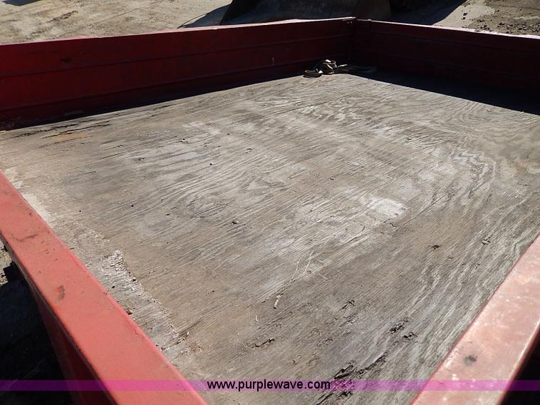 image for item H6661 1992 Tilt deck trailer