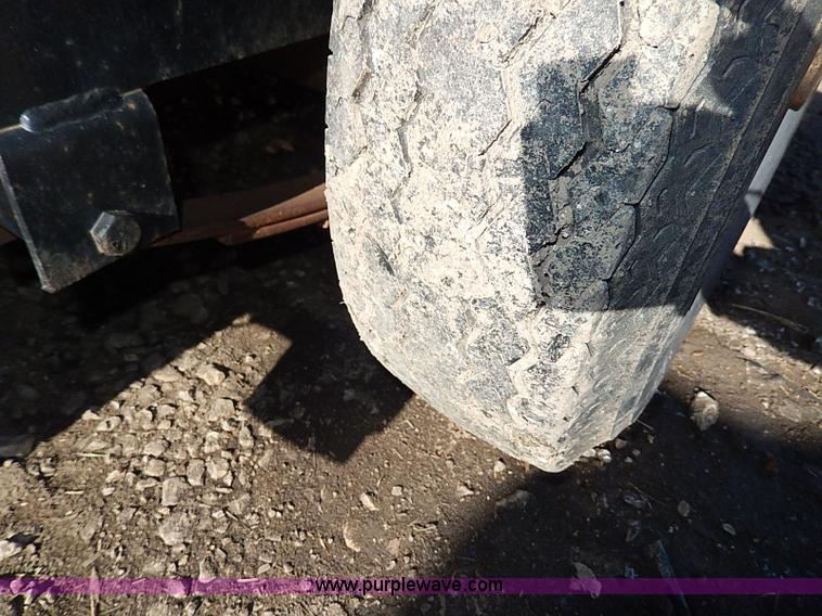 image for item H6661 1992 Tilt deck trailer