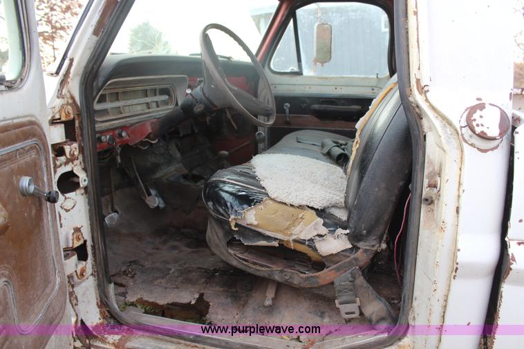 image for item H7917 1971 Ford F150 pickup truck