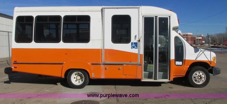 image for item I4939 1998 Ford Econoline E350 transit bus