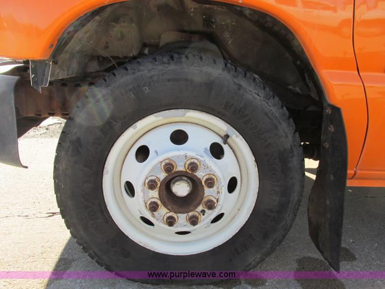 image for item I4939 1998 Ford Econoline E350 transit bus