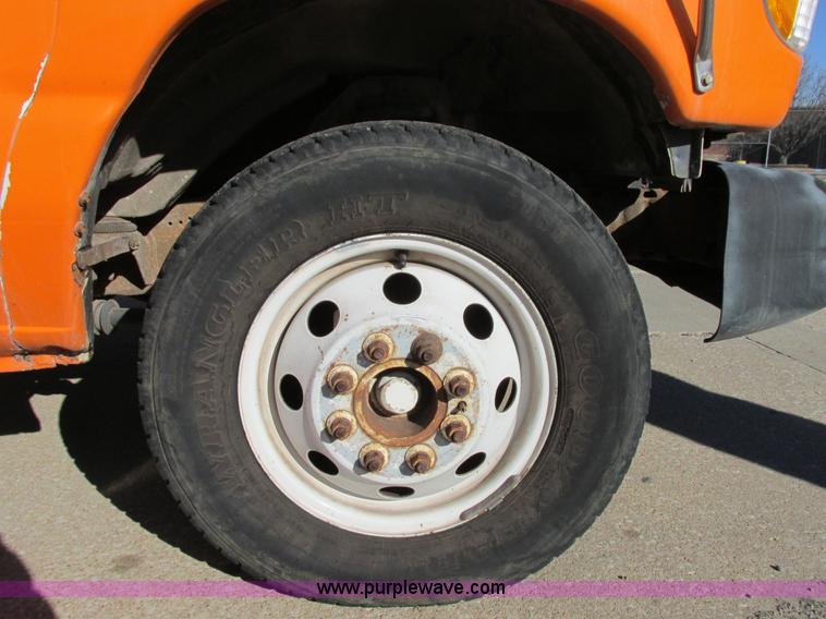 image for item I4939 1998 Ford Econoline E350 transit bus