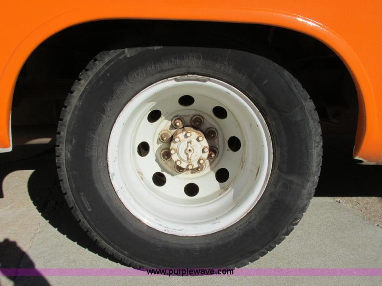 image for item I4939 1998 Ford Econoline E350 transit bus