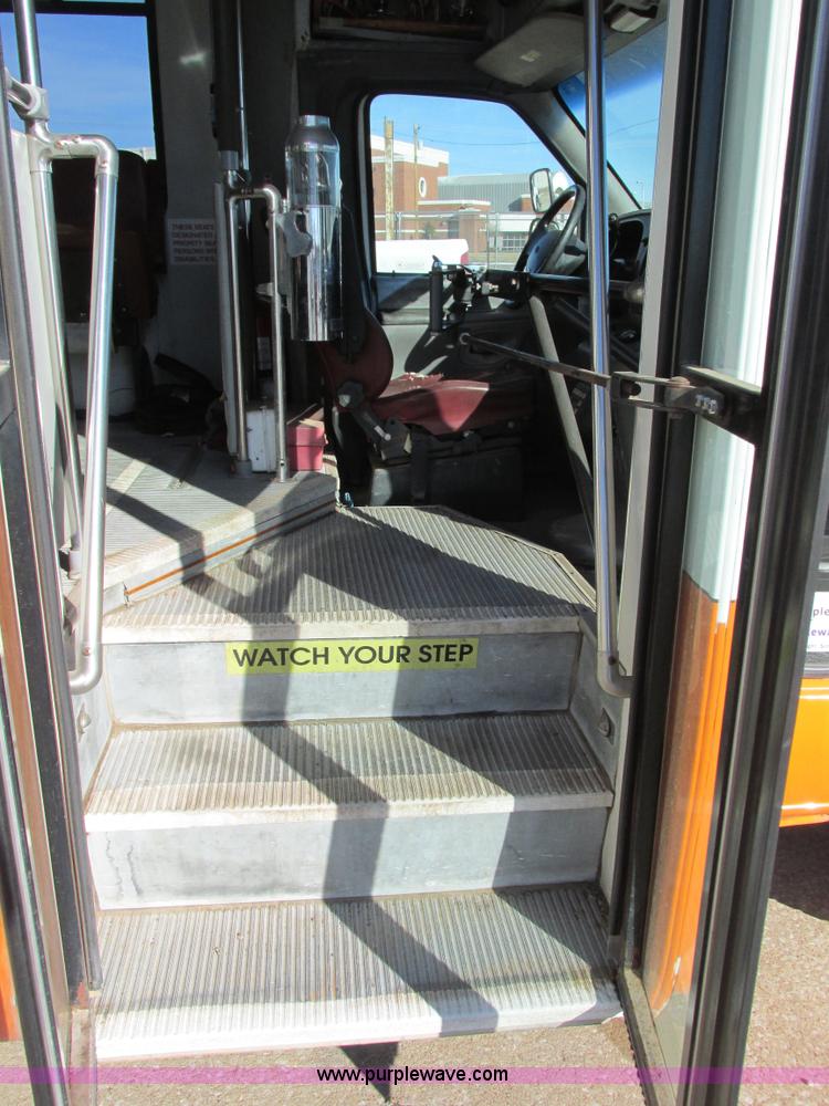 image for item I4939 1998 Ford Econoline E350 transit bus