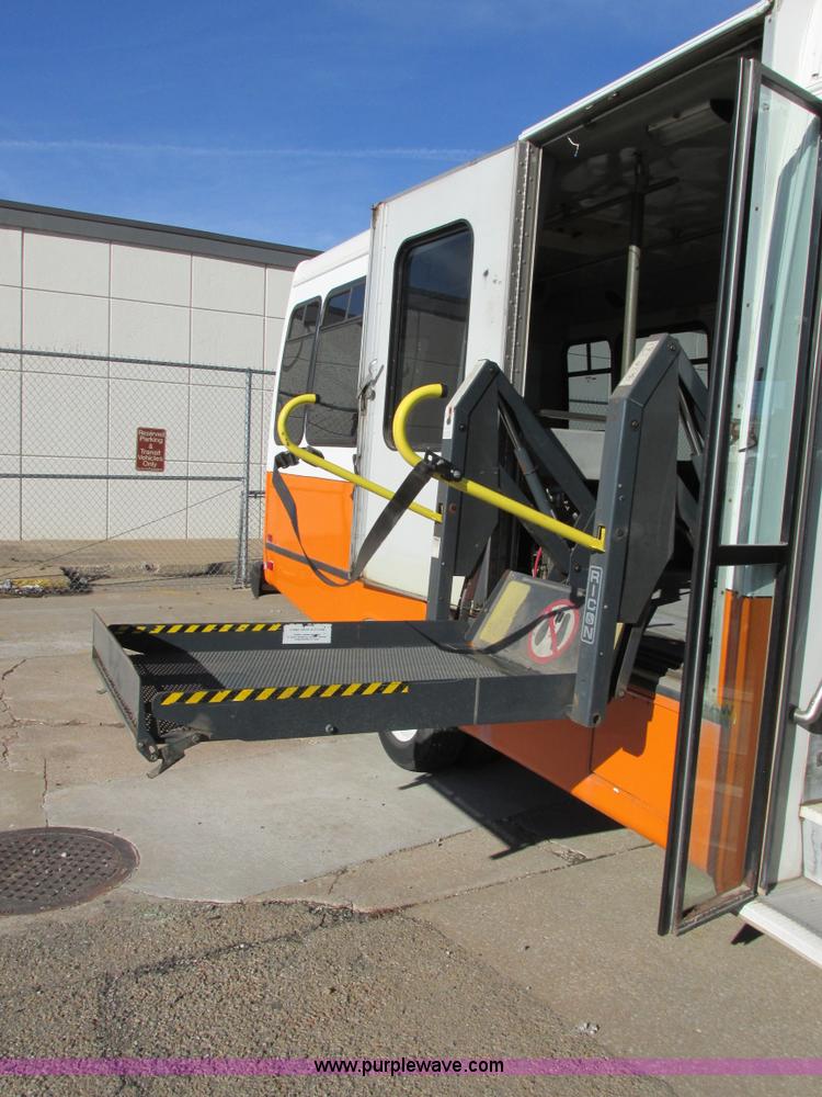 image for item I4939 1998 Ford Econoline E350 transit bus