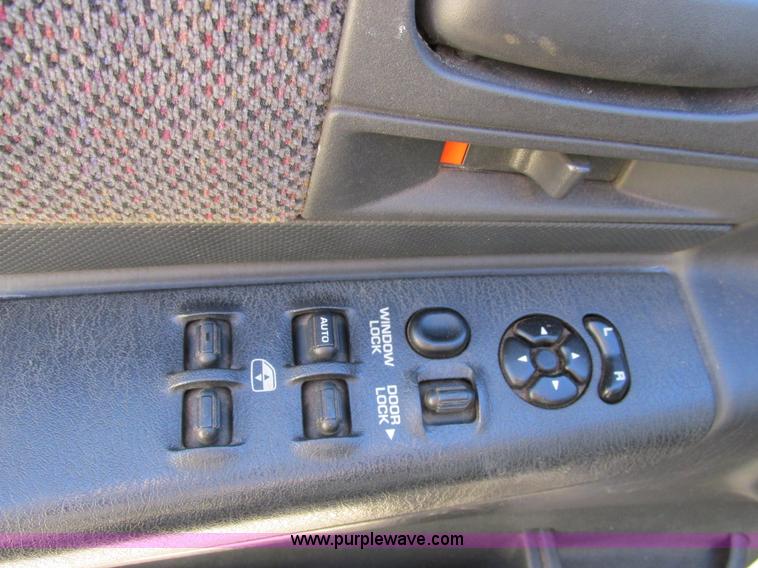 image for item I4940 2001 Dodge Durango SLT SUV