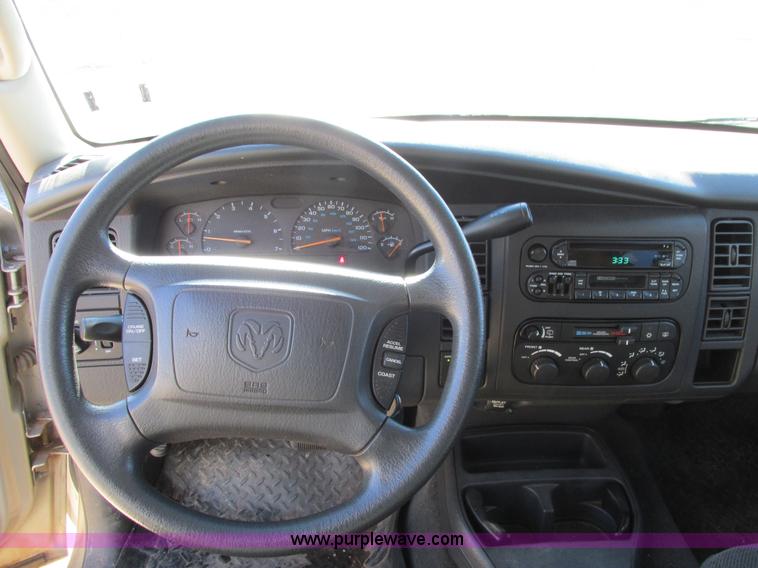 image for item I4940 2001 Dodge Durango SLT SUV