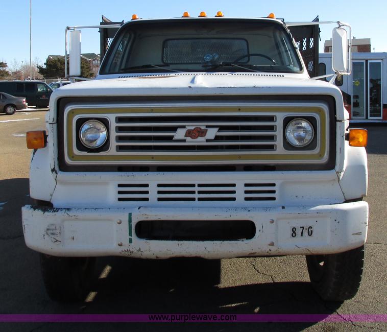 image for item I4943 1986 Chevrolet Kodiak flatbed truck