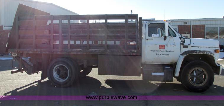 image for item I4943 1986 Chevrolet Kodiak flatbed truck