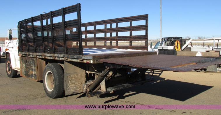 image for item I4943 1986 Chevrolet Kodiak flatbed truck
