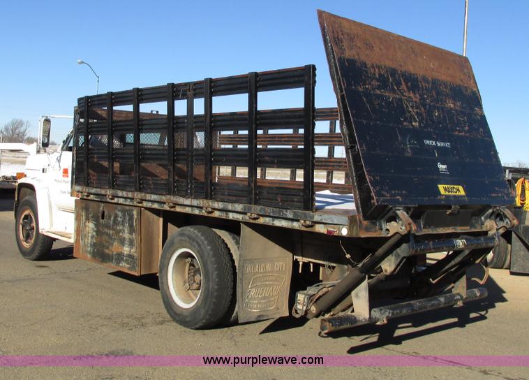 image for item I4943 1986 Chevrolet Kodiak flatbed truck