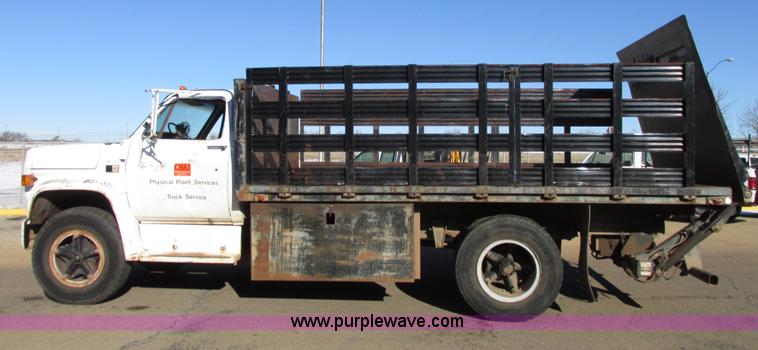 image for item I4943 1986 Chevrolet Kodiak flatbed truck