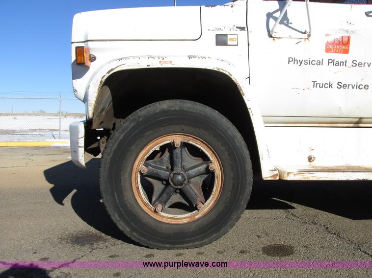 image for item I4943 1986 Chevrolet Kodiak flatbed truck