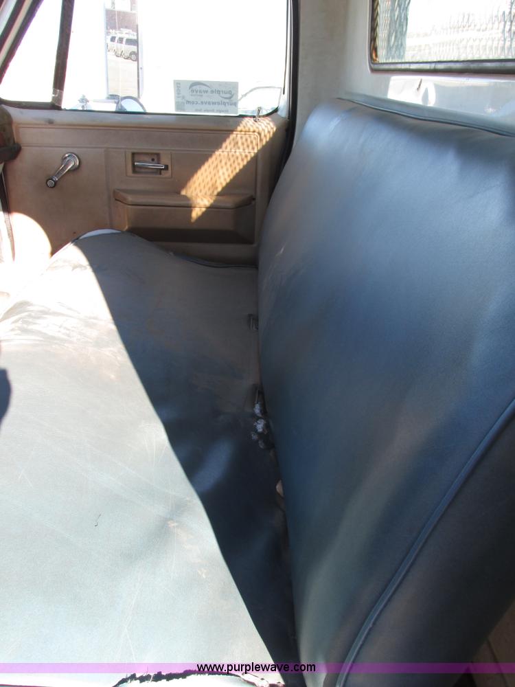 image for item I4943 1986 Chevrolet Kodiak flatbed truck