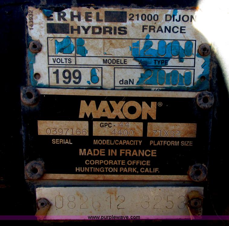 image for item I4943 1986 Chevrolet Kodiak flatbed truck