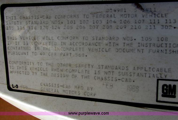 image for item I4943 1986 Chevrolet Kodiak flatbed truck