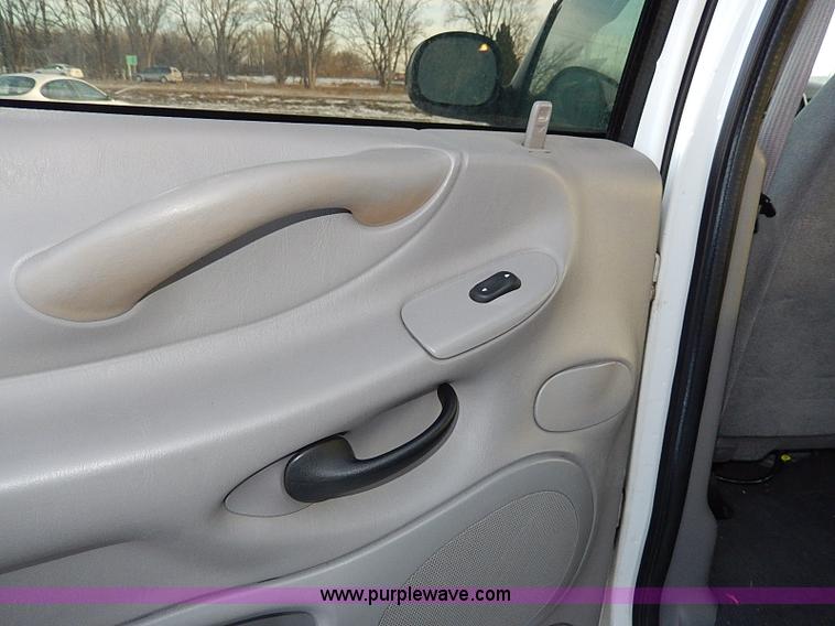 image for item I9460 2002 Ford Expedition XLT SUV