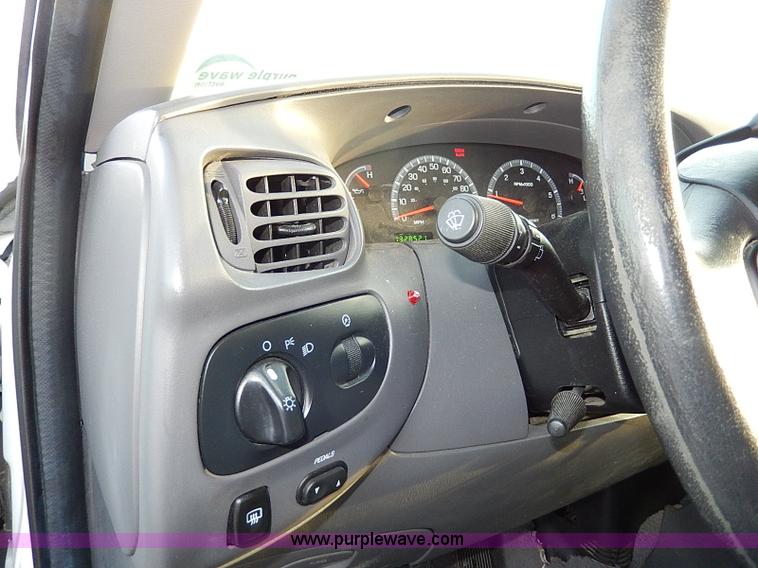 image for item I9460 2002 Ford Expedition XLT SUV