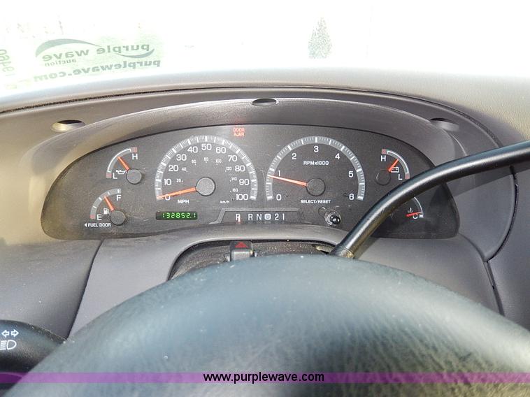 image for item I9460 2002 Ford Expedition XLT SUV