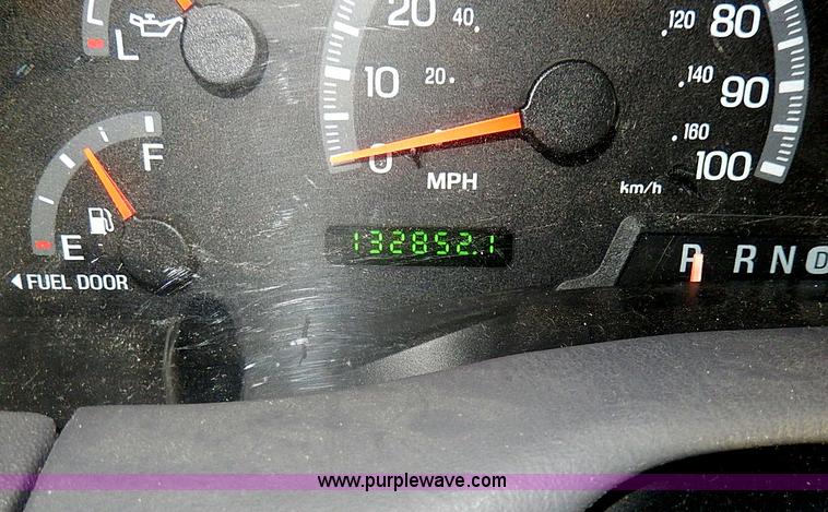 image for item I9460 2002 Ford Expedition XLT SUV