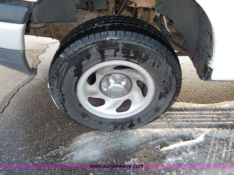 image for item I9460 2002 Ford Expedition XLT SUV