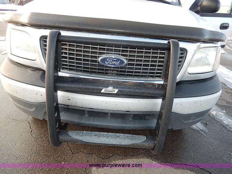 image for item I9460 2002 Ford Expedition XLT SUV