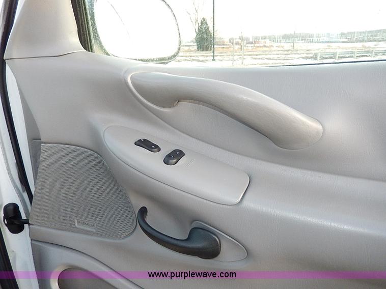 image for item I9460 2002 Ford Expedition XLT SUV