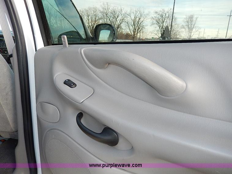 image for item I9460 2002 Ford Expedition XLT SUV