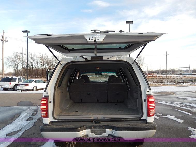 image for item I9460 2002 Ford Expedition XLT SUV