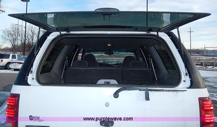 image for item I9460 2002 Ford Expedition XLT SUV