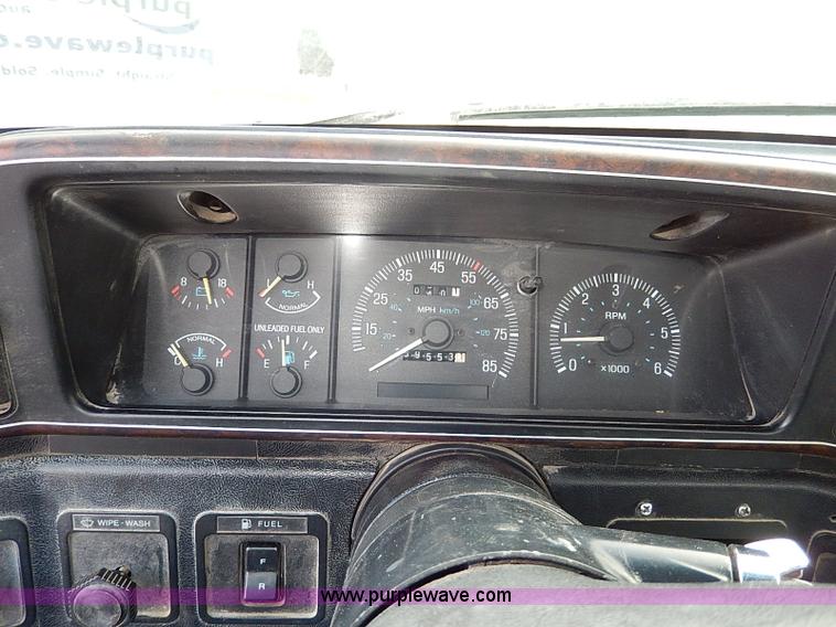 image for item I9465 1988 Ford F450 Super Duty custom rollback truck