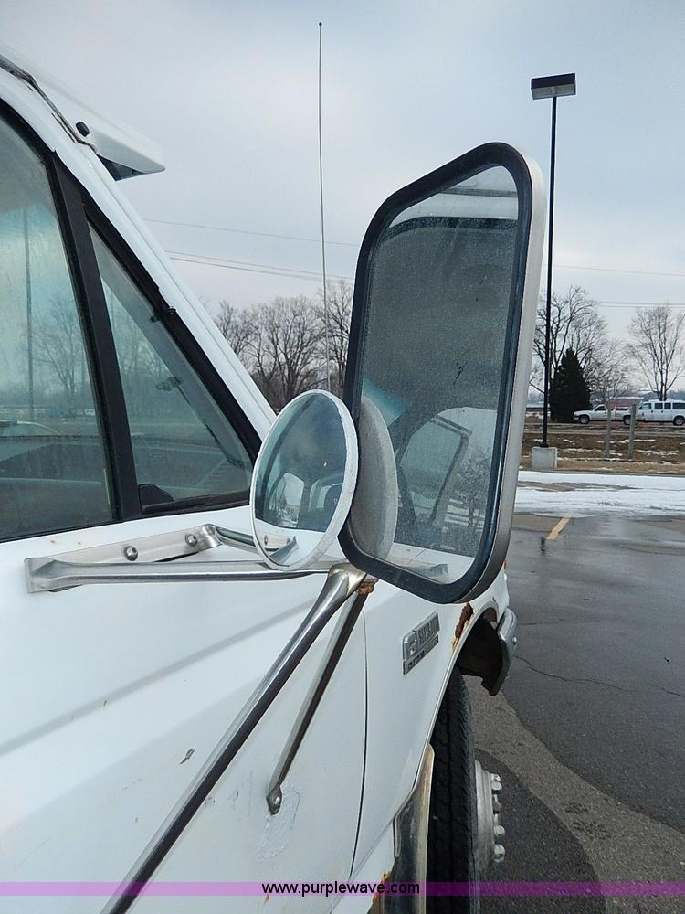 image for item I9465 1988 Ford F450 Super Duty custom rollback truck