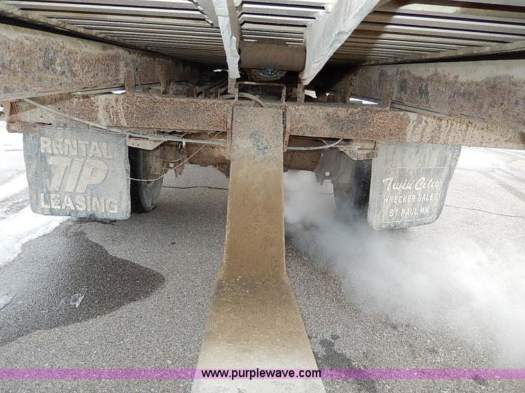 image for item I9465 1988 Ford F450 Super Duty custom rollback truck